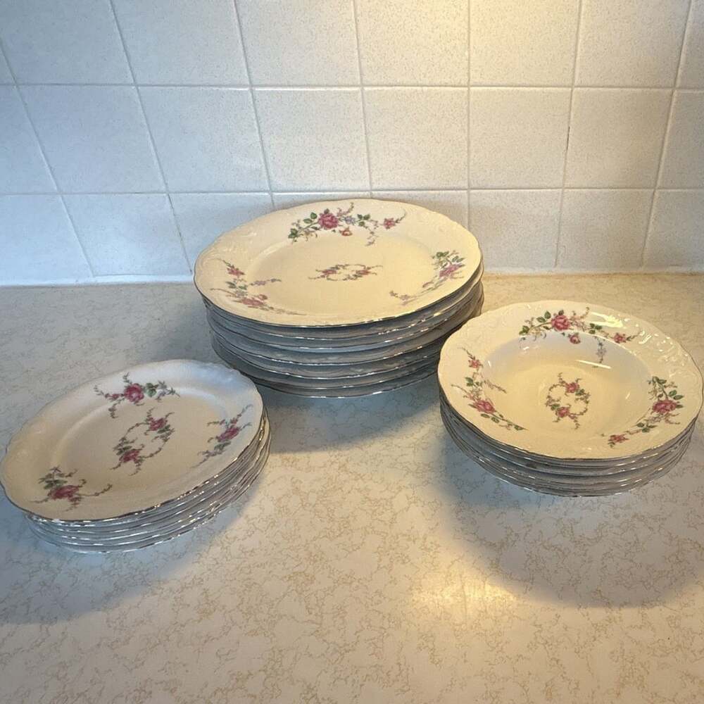 Vintage Wawel Rose Garden China 19 Pc Set Pink Roses Gold Trim Poland